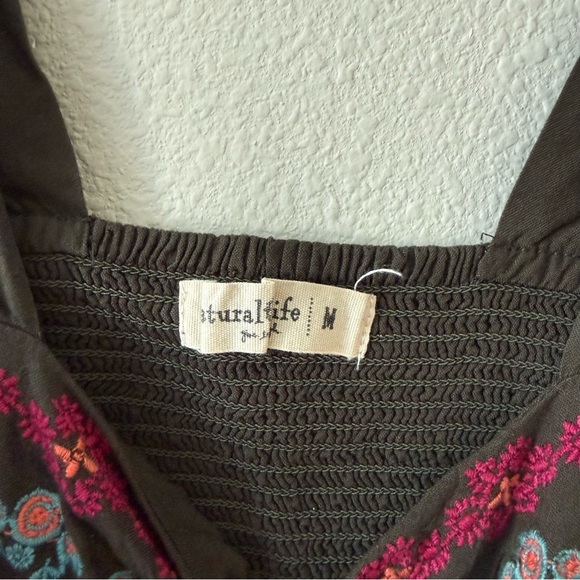Natural Life Embroidered Floral Tank - Picture 4 of 6
